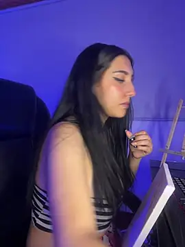 Zeyra_pink's Webcam Show