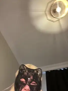 SeksiMilf34 现场XXX聊天