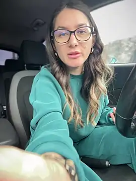 HotXMom_: онлайн-секс-чат