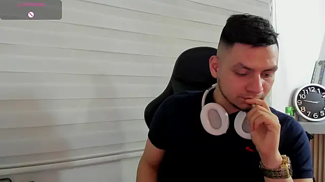 Rick_AdamsのライブXXXチャット