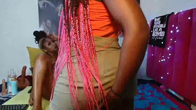 Moreish-06 লাইভ XXX চ্যাট