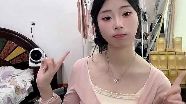 yiyibaby2026 Show Webcam