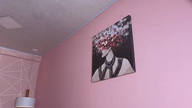 ela_petit Show in webcam