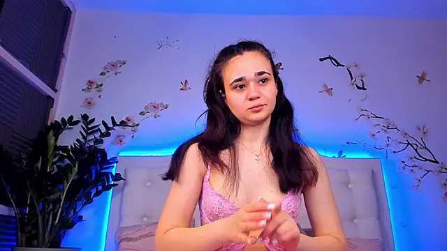 دردشة TinyBlair الجنسية المباشرة