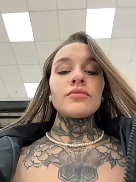 Chat +18 de KishaMur ao vivo