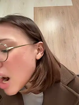 RinaCat Adlı Modelin Canlı XXX Sohbeti