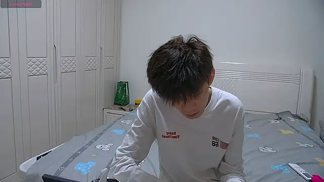 paofu-001's Live XXX Chat