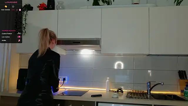 MissLovex Adlı Modelin Canlı XXX Sohbeti