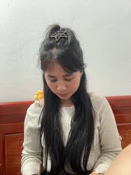 LittleSun_ Adlı Modelin Canlı XXX Sohbeti