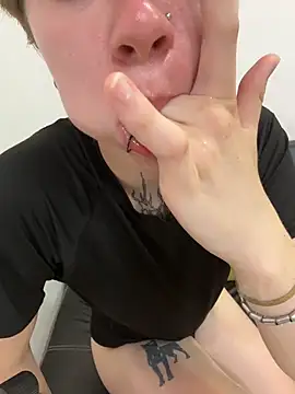 IceMur Adlı Modelin Canlı XXX Sohbeti