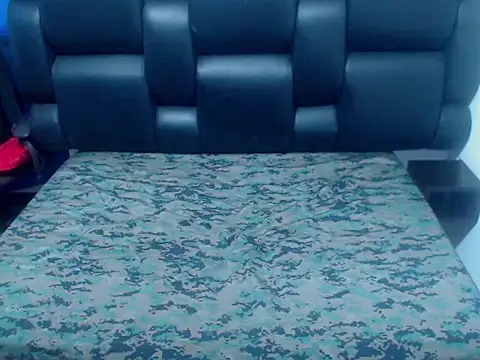 XNoahDeepThroatX – Naživo XXX chat