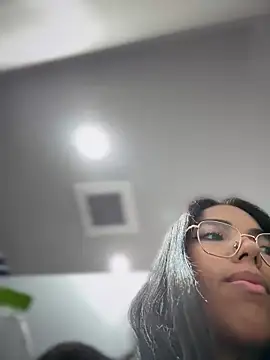 SheenaBrooke: διαδικτυακό σόου στην κάμερα