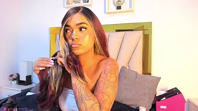 vahiolet_fuentes Adlı Modelin Canlı XXX Sohbeti