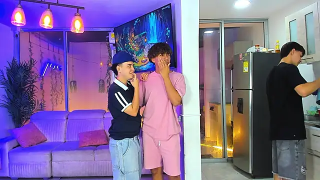 Houseofwarrios' Live XXX Chat