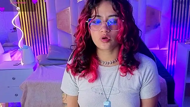 Chat +18 de kristen_tay ao vivo