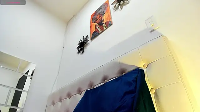 MiaEvans0: απευθείας συνομιλία ΧΧΧ