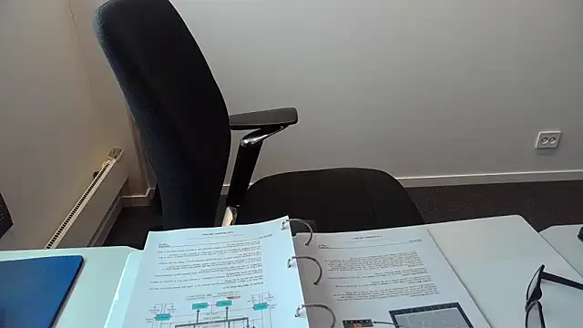 Buggemann 现场XXX聊天