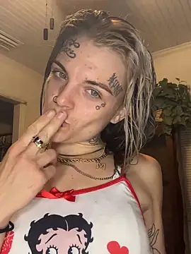 IttyBittyStonie's Webcam Show