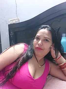 Chat XXX en directo de Poojabhabi101