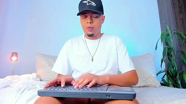 Randdy_333 Live XXX-Chat