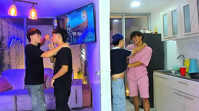 Houseofwarrios Adlı Modelin Web Kamerası Şovu