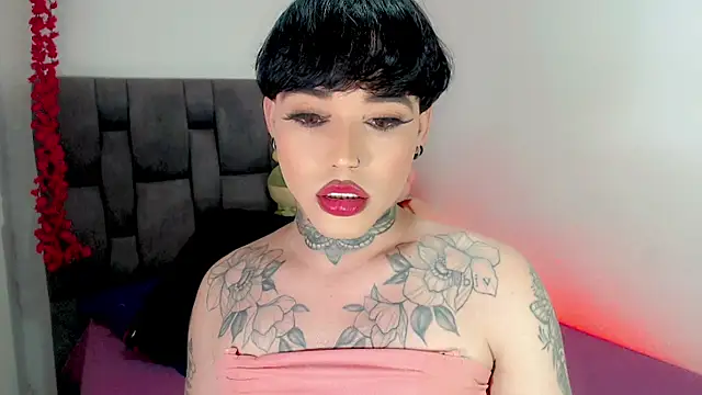 Pokazy przed kamerką – little_star_porn