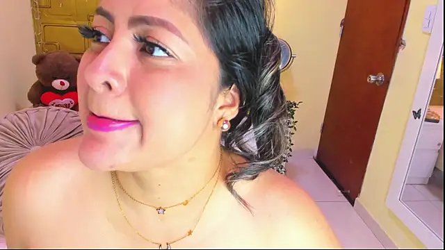 Julia_Haye Adlı Modelin Canlı XXX Sohbeti