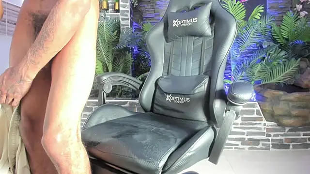 Rpoolrboy live XXX chat