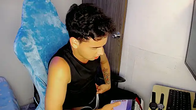 XXX chat uživo modela Mathias_twinkk