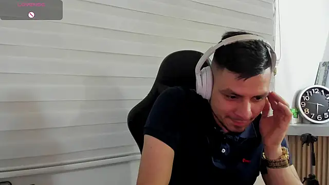 Show modela Rick_Adams na web-kameri