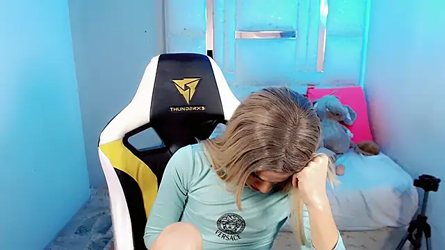 Sophiaa_doll_ Adlı Modelin Canlı XXX Sohbeti