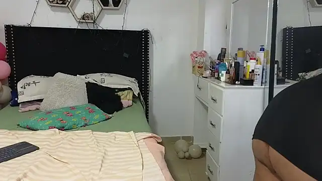 แชท XXX สดของ charlotte_077