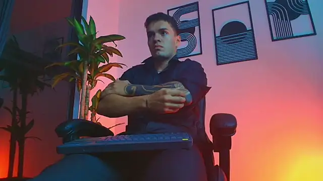 ALPHA_DOMINUS_'s Live XXX Chat