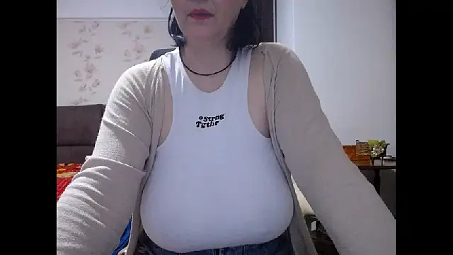 Mary_x Show in webcam