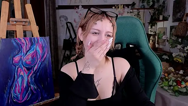 Show modela EffieMeowley na web-kameri