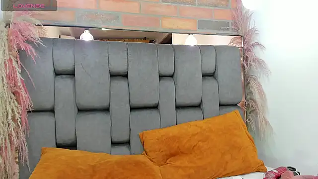 Chat +18 de JESSYCORTES ao vivo