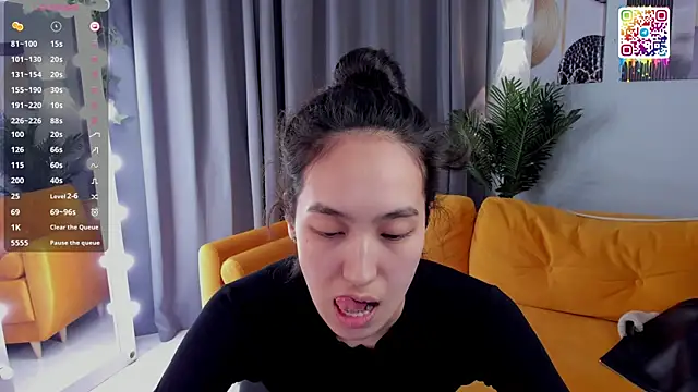 Chatroom XXX en direct de FlirtyAura