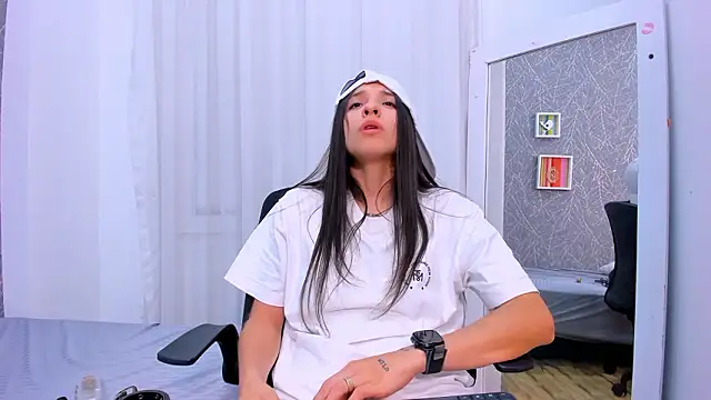 ViictoriiaSaenz Chat XXX in diretta