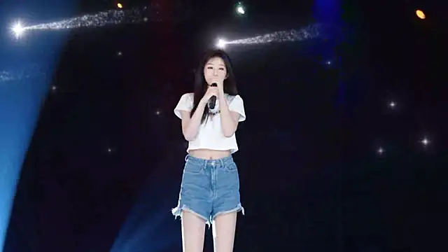 HelloKitty001 élő XXX-chatje