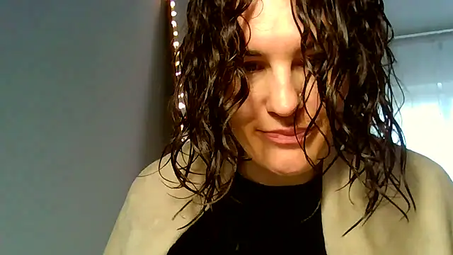 Ms-Lust1- Chat XXX in diretta