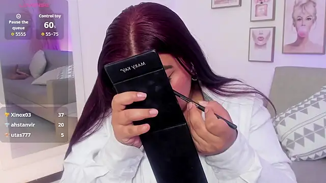 Chat +18 de silvia_lane ao vivo