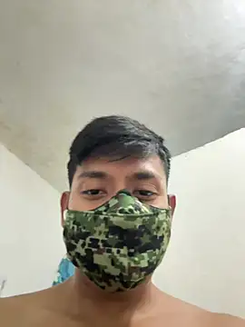 LuisSafari@xh Adlı Modelin Canlı XXX Sohbeti