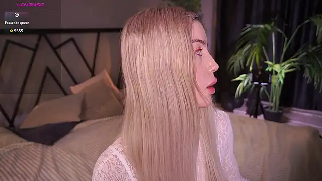 LindaThacker Adlı Modelin Canlı XXX Sohbeti