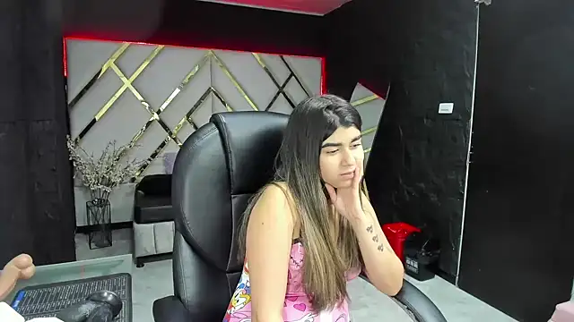 Chat XXX en directo de NahomiConnor_