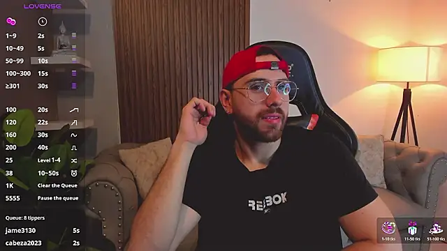 Maximo_Wolff live XXX chat