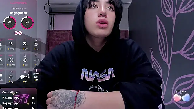 Kiara_Fox__のライブXXXチャット