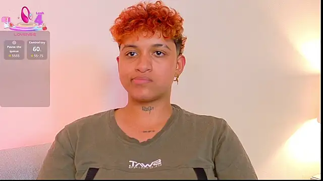 Онлайн чат XXX DominickJoness