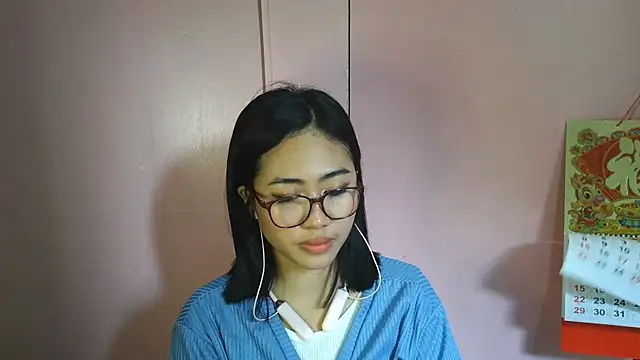 IndiraBrieger Adlı Modelin Canlı XXX Sohbeti