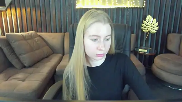 Alina_Blonde Webcamshow