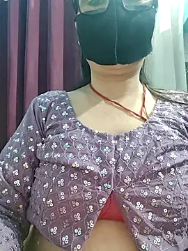 Aishwaryaa_69's Live XXX Chat